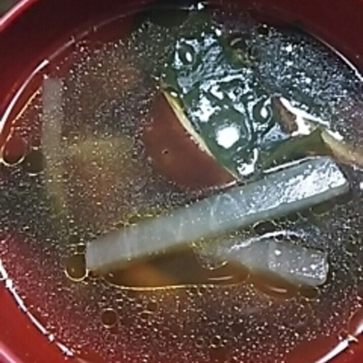 大根とわかめと椎茸の中華スープ